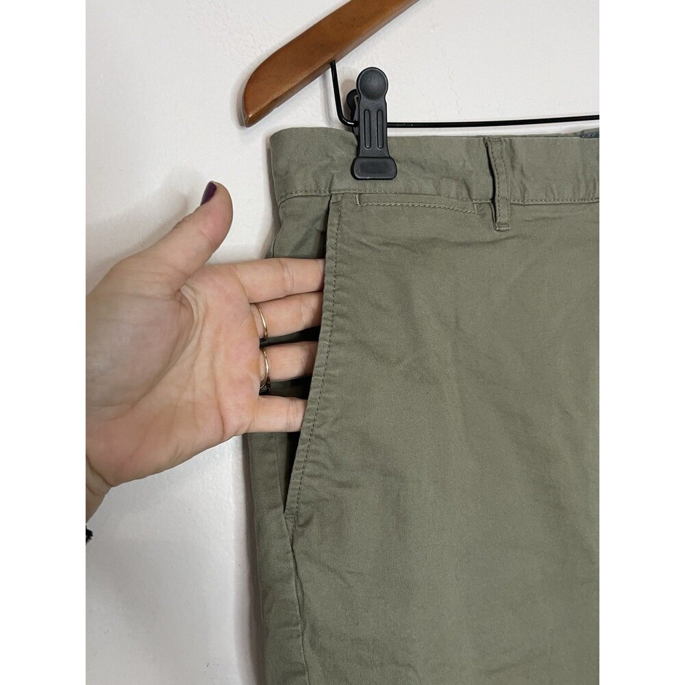JCrew Men's 30/9 Olive Green Chino Shorts Cotton Blend - Picture 3 of 9